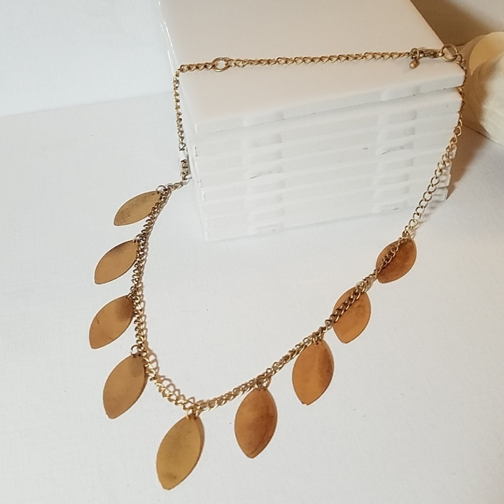 VINTAGE 1990 Gold Tone 19" Necklace
